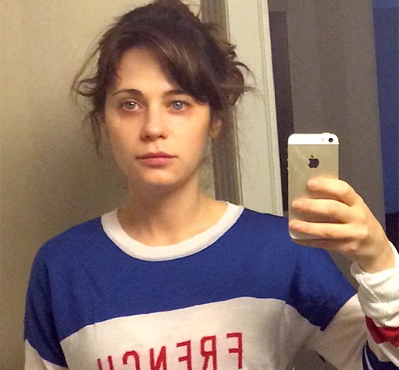 1423073764_zooey-deschanel-560