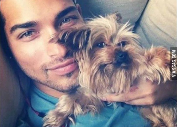 21205454_4hotdudedogs.limghandler