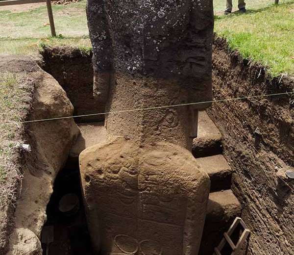 easter-island-statue-bodies-1