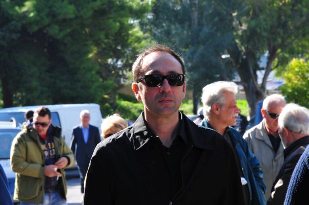 Η κηδεία του Κώστα Τσάκωνα στο νεκροταφείο της Αργυρούπολης.(Eurokinissi-ΝΙΚΟΛΟΠΟΥΛΟΣ ΑΝΤΩΝΗΣ)