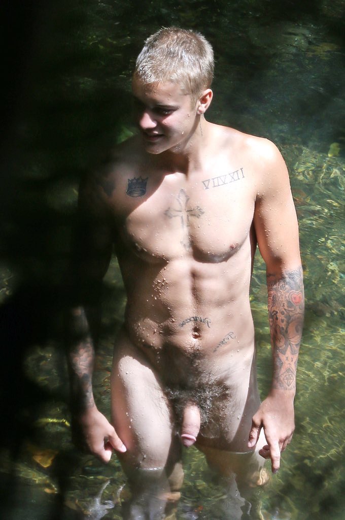 justinnakedhiwaii