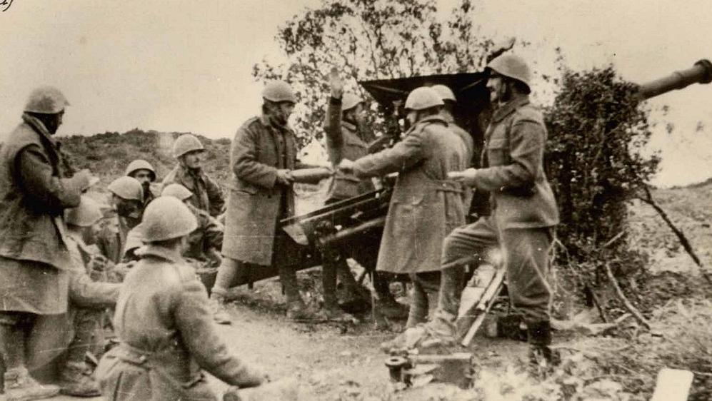 Greek_artilery_Morava_Nov_1940.JPG