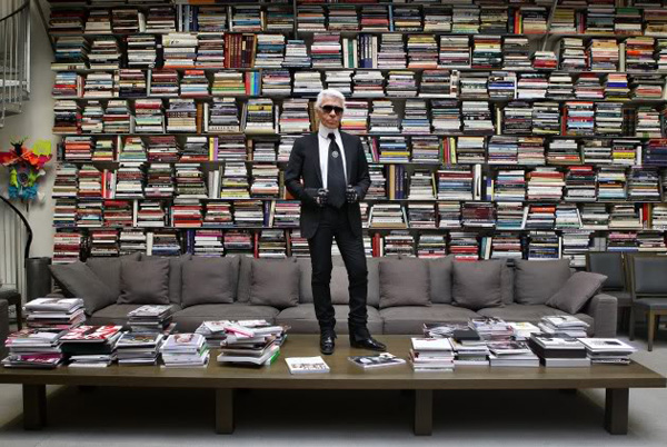 karl-lagerfeld-to-launch-a-perfume-that-smells-like-books2