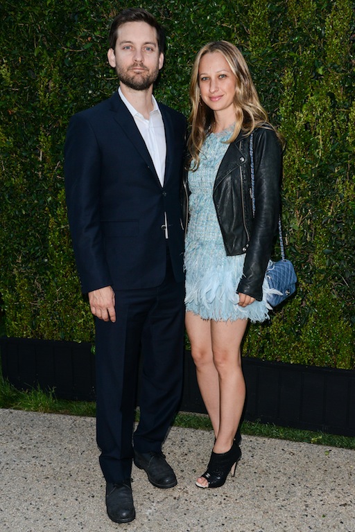 jennifer meyer kai o Toby McGuire sto deipno tis Chanel 