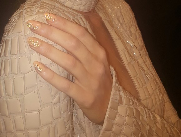 gigi hadid, manicure