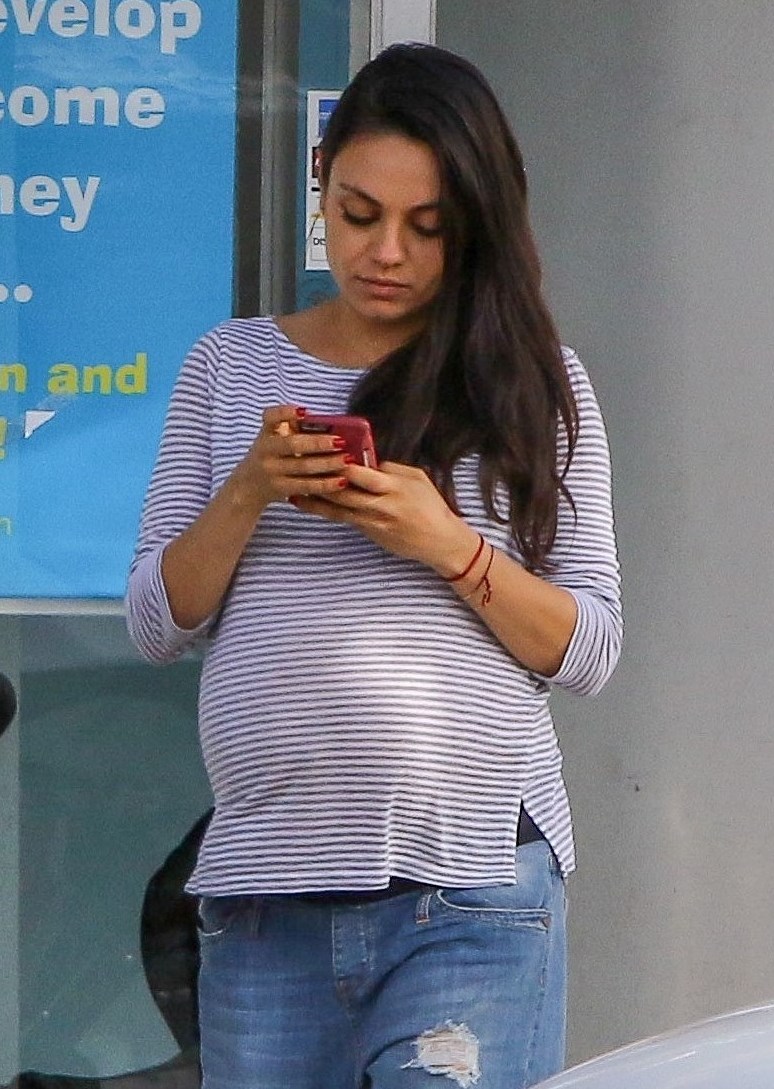 mila kunis egkios 3