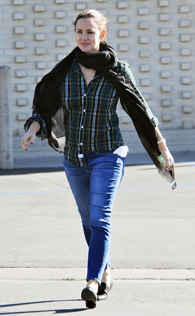 rs_634x1024-161118123705-634-jennifer-garner-brentwood-111816