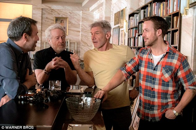 392b738f00000578-3825600-eagerly_awaited_ryan_gosling_shares_a_joke_with_harrison_ford_an-a-69_1475771414857