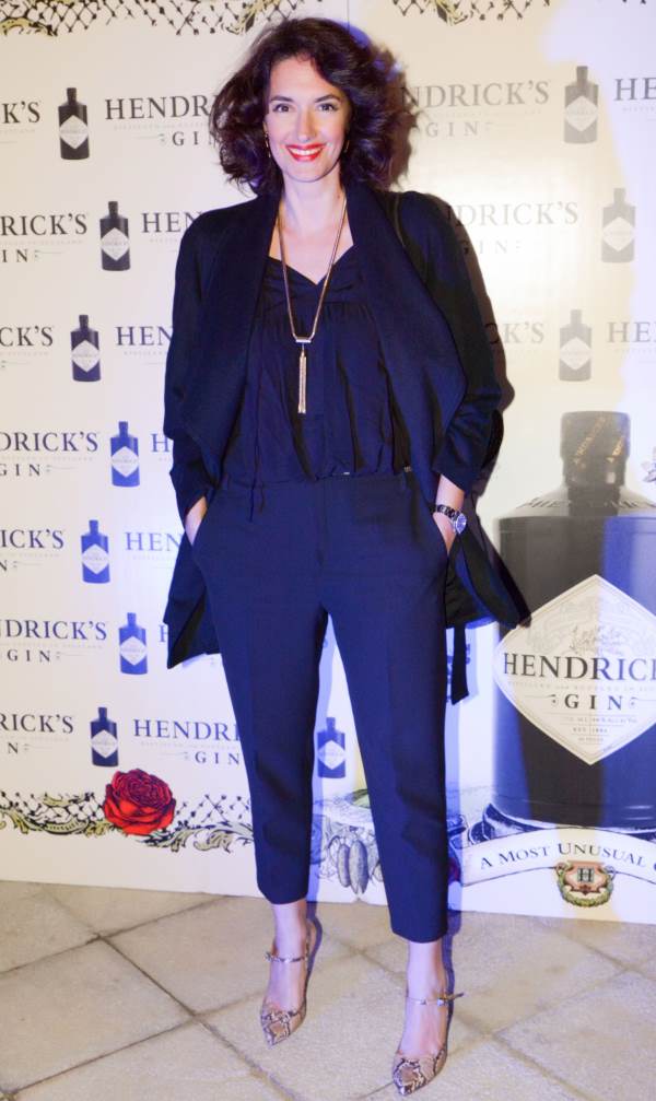 noni dounia party hendricks