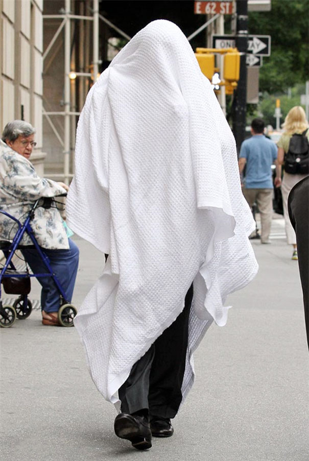 funny-celebrity-reactions-to-paparazzi-1-585cf05e4bce3__605