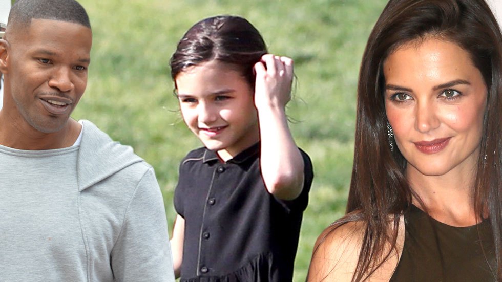 katie-holmes-introduces-suri-jamie-foxx-04