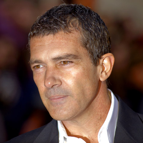 antonio-banderas-portrait_dezeen_sq01