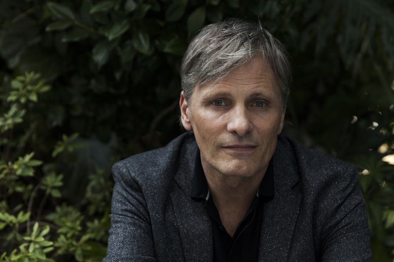 viggo-mortensen-captain-fantastic-alec-baldwin