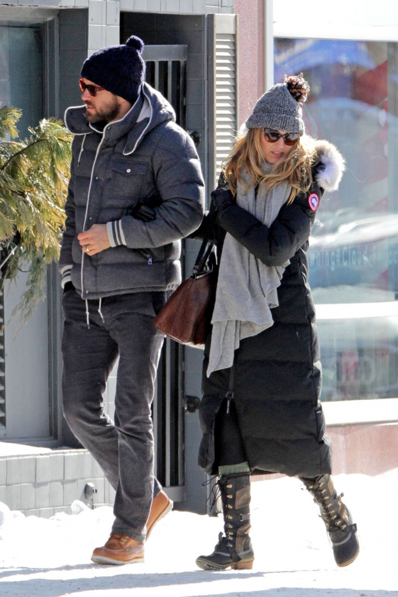 ryan-reynolds-blake-lively-canada-02112013-11-820x1230