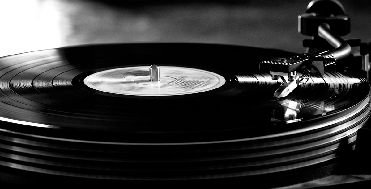 vinyl-turntable - Hit Channel
