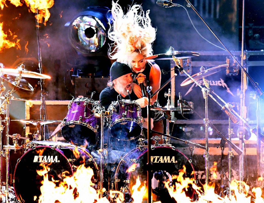 lady-gaga-metallica-grammys-performance-2017-06