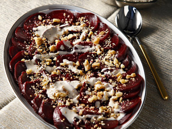 patzarosalata-me-dressing-yaourtiou-575x432