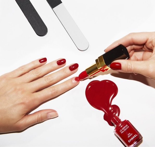 red-nails-2