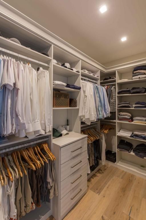 Athina-Onassis-closet