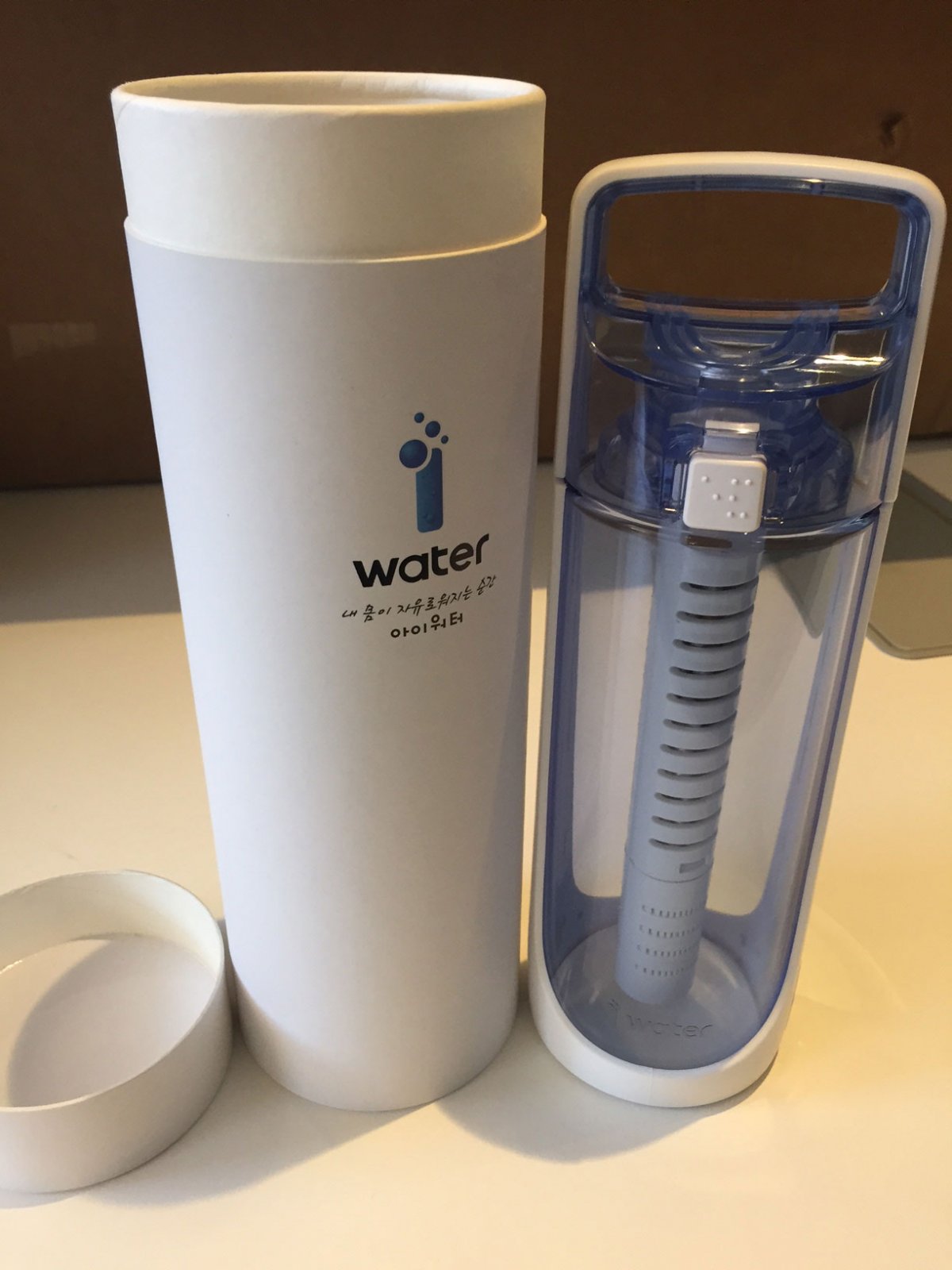 but-you-also-get-the-futuristic-i-water-bottle-from-korea-which-is-launching-in-the-us-this-spring
