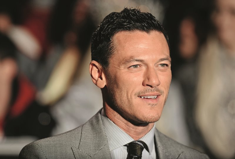 luke evans people 198 (1)