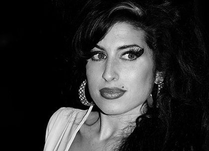 Amy-Winehouse-BW-e1311444514553