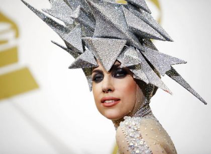 alg_gaga_hat