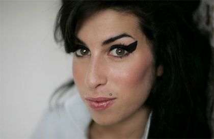 amywinehouse460