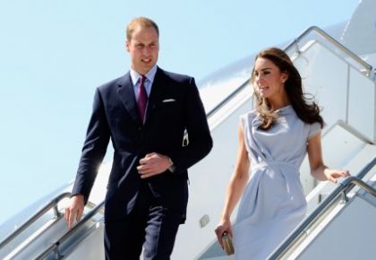 Prince-William-Catherine-LAX-Landed-Los-Angeles-CA-07082011-0501-430x297