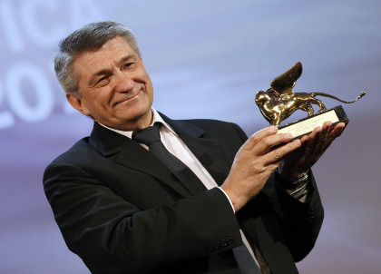 157398-sokurov-director-of-faust-receives-the-golden-lion-award-during-the-cl