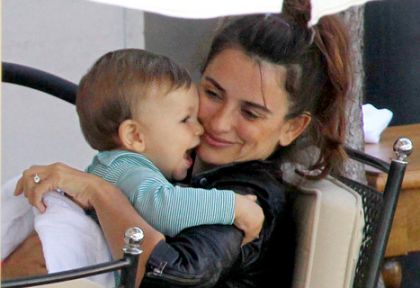 1318876438 penelope-cruz-leo-467