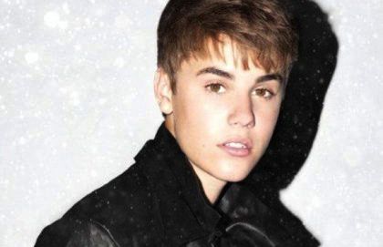 justinbieberunderthemistletoe copy