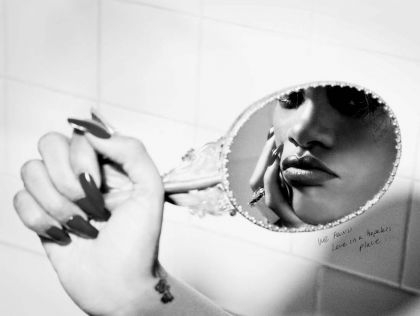 Digital Booklet - Talk That Talk De Page 02