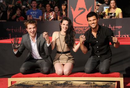 KristenStewartRobertPattinsonTaylorLautnertKWfxdkwr2fl