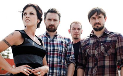 The-cranberries-roses