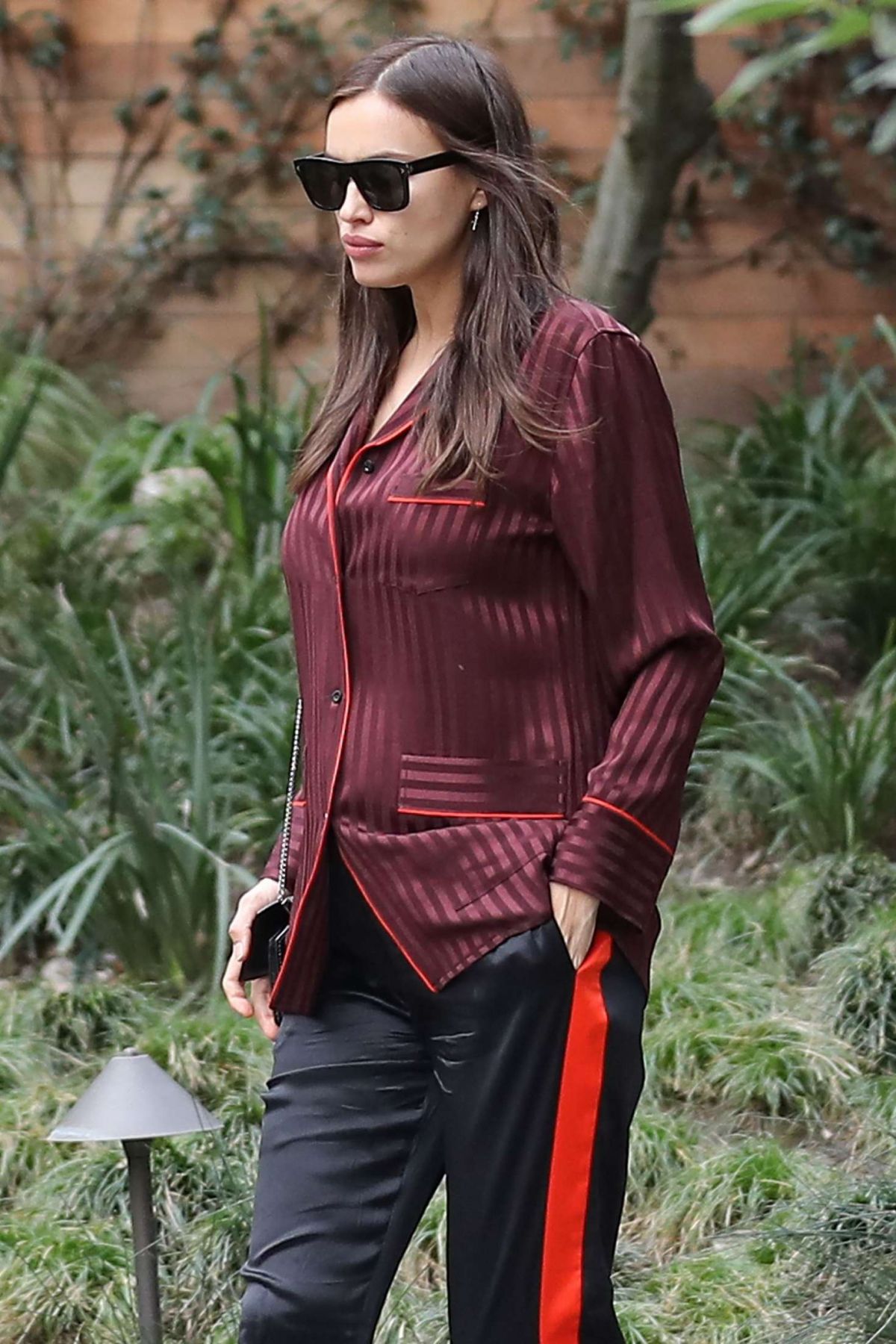 irina-shayk-out-and-about-in-los-angeles-01-04-2017_1